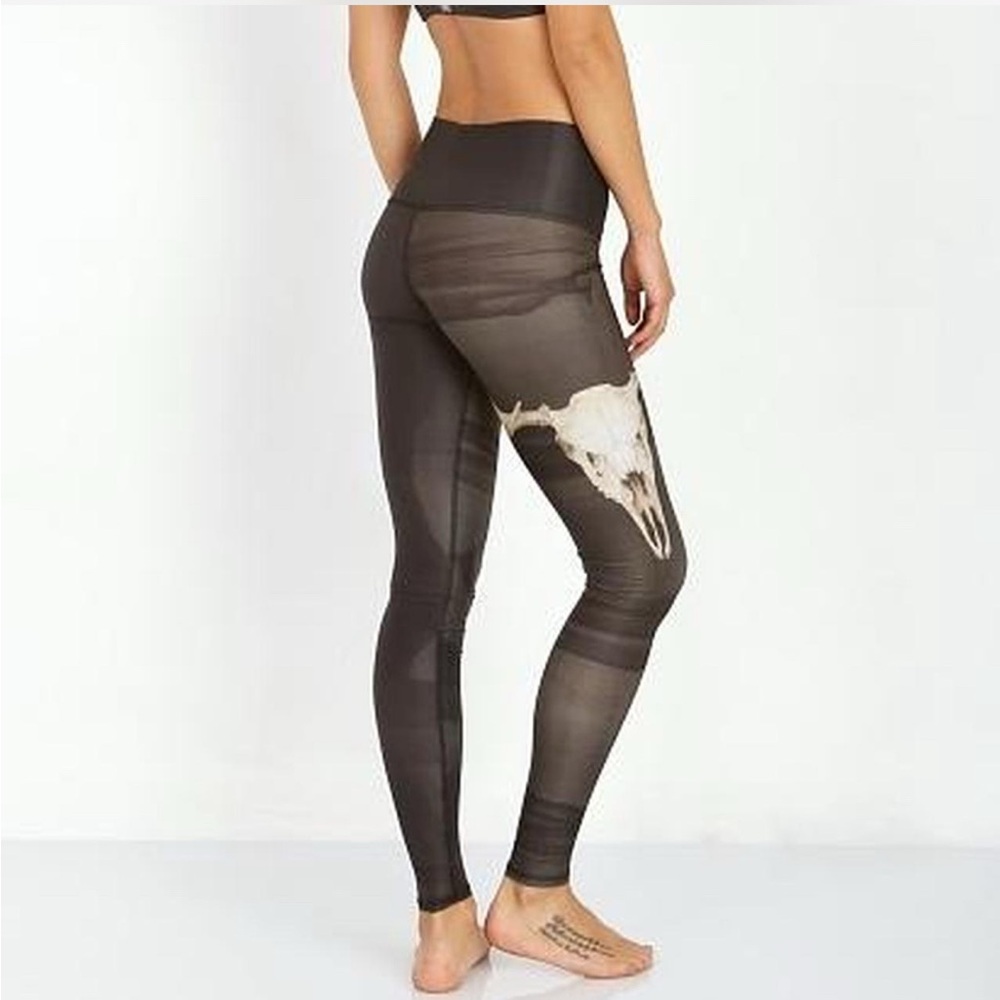 teeki Black Leggings with White Skull Print